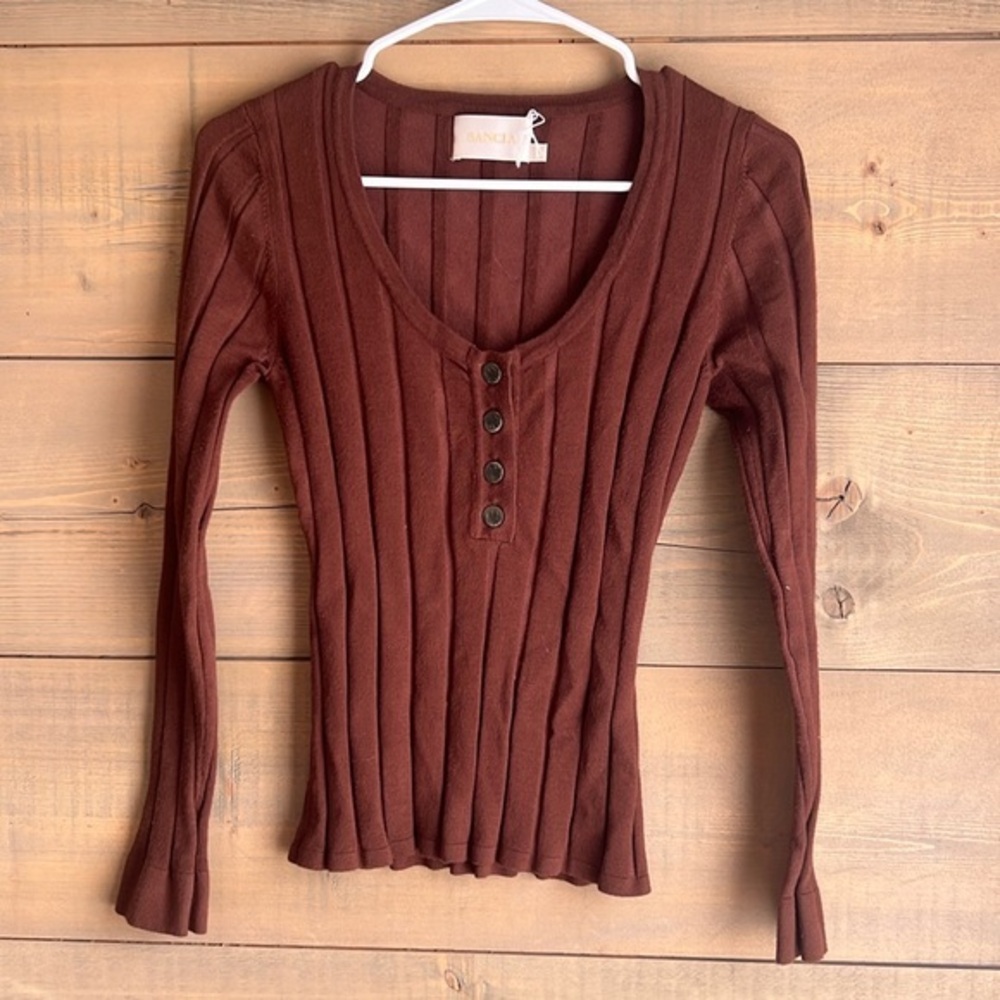 Sancia Australian label brown round neck ribbed knit top in size Medium